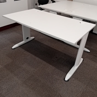 1400 desk white