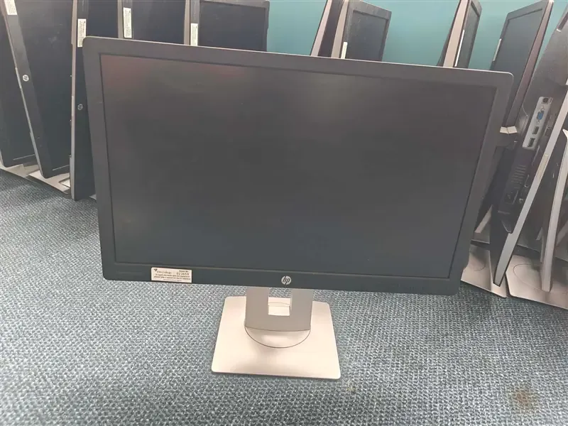 40 x HP 24-inch Widescreen Monitor