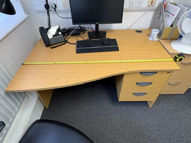 1400 x 1000/800 desk with 3 drawer fixed pedestal