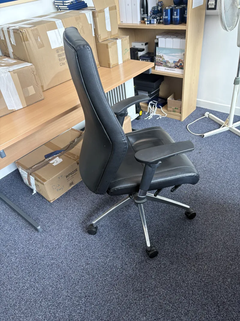 Office Chair, Black. Adjustable, on Wheels