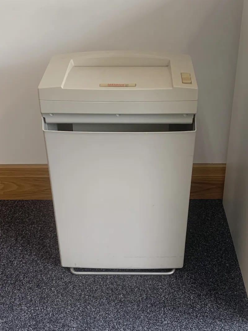 Intimus Paper Shredder