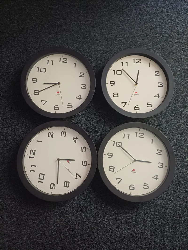 Set of 4 ALBA Wall Clocks, Analogue, Round