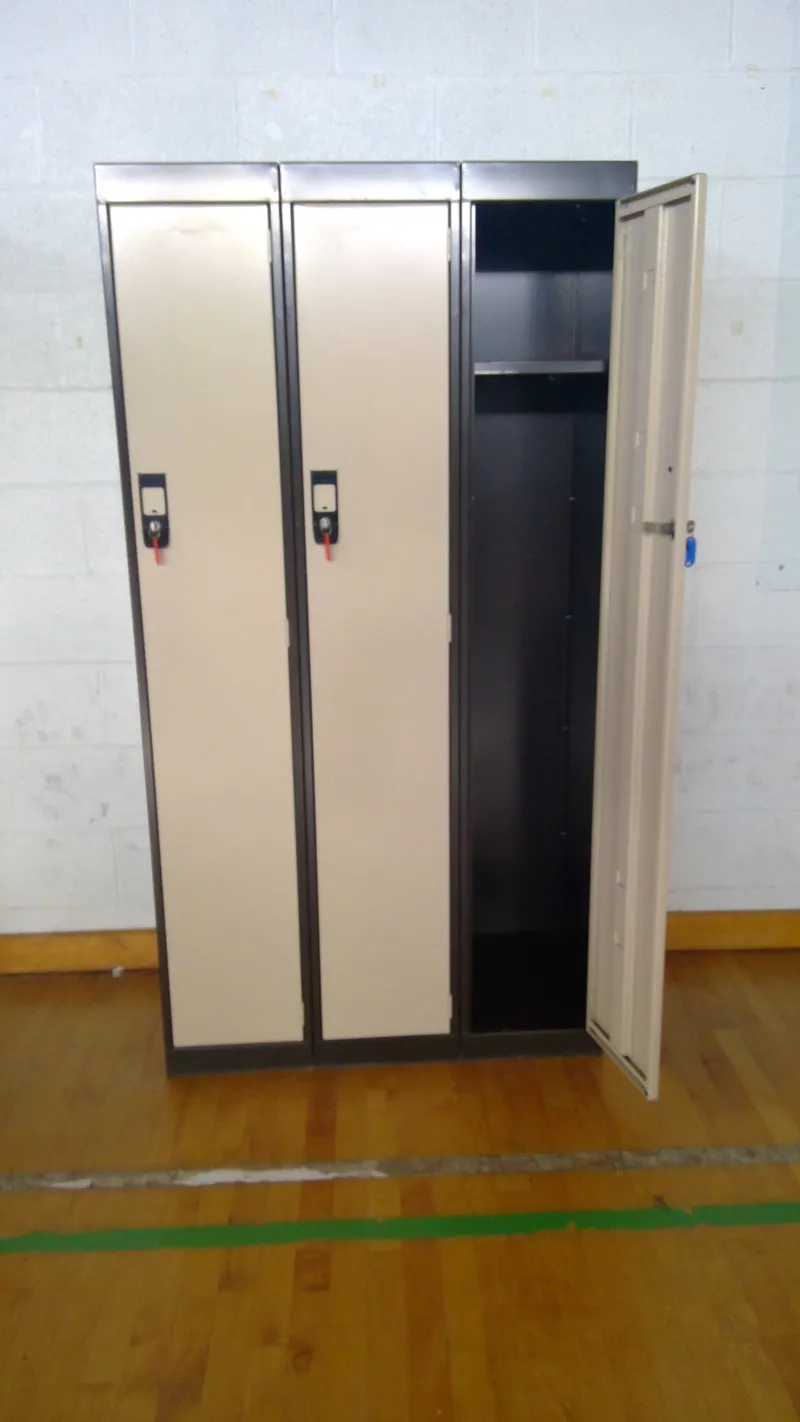 3-Door Metal Personnel Lockers - Mixed Condition