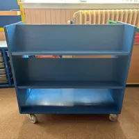 Mobile shelving