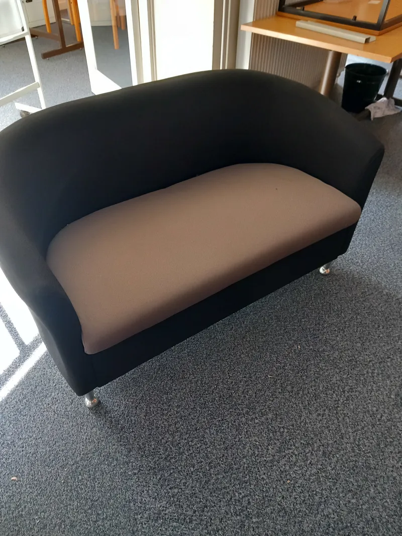 (5C) 2 seater settee