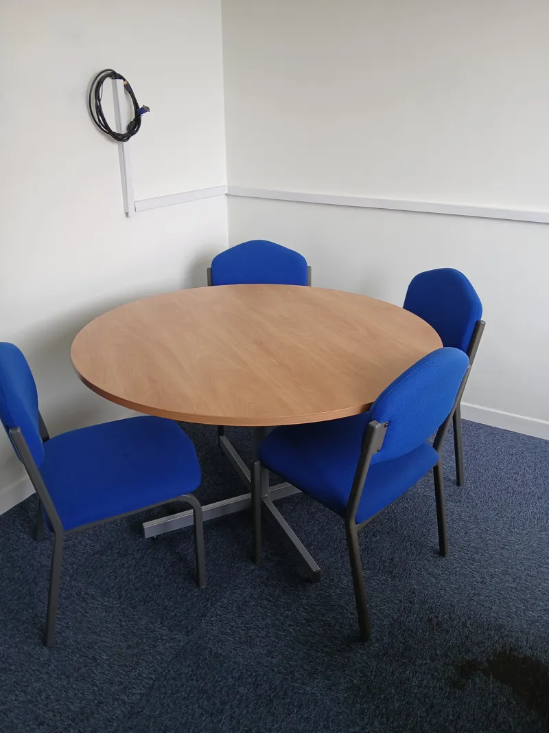 Round Meeting Table with 4 Blue Chairs