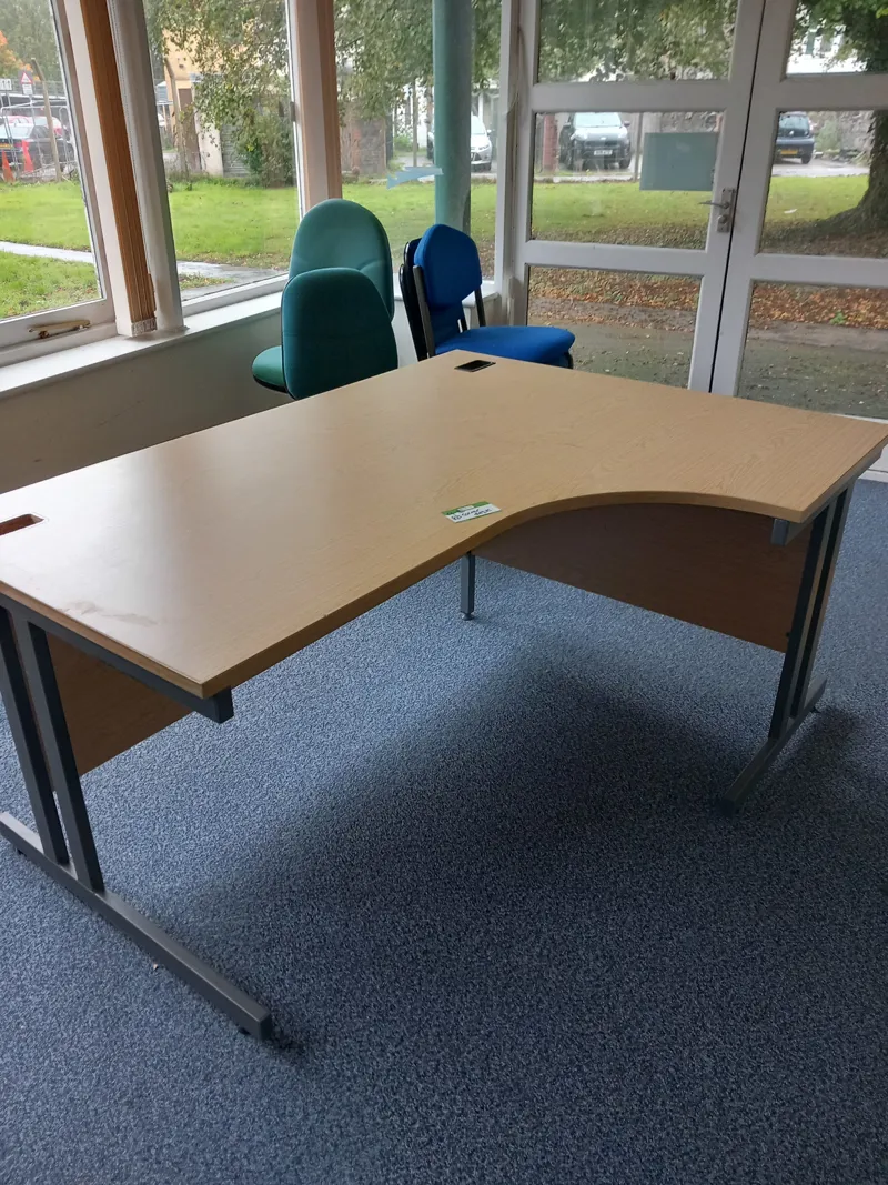(4E) RH corner desk