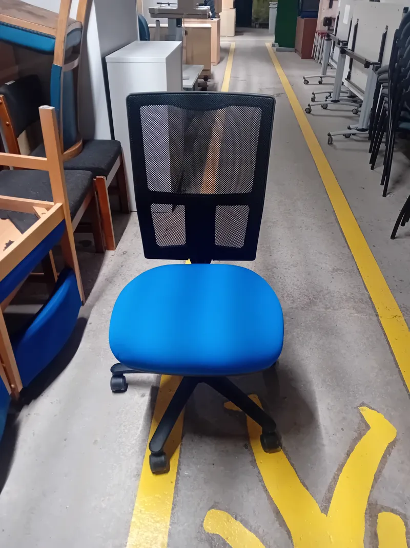 Blue Mesh Office Chair with Black Base and Casters