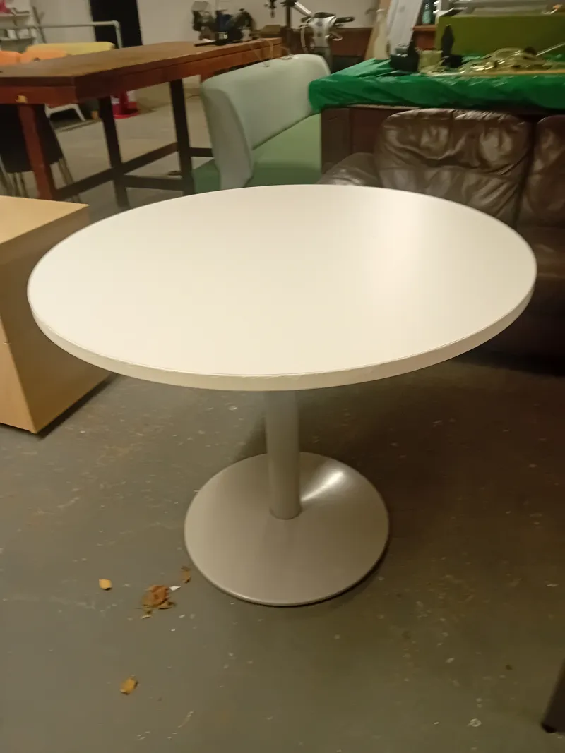 White Round Pedestal Table
