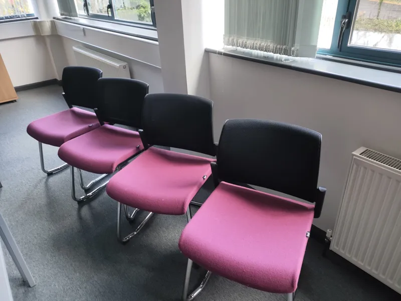 Set of 4 Cantilever Conference/Meeting Chairs with Pink Seats