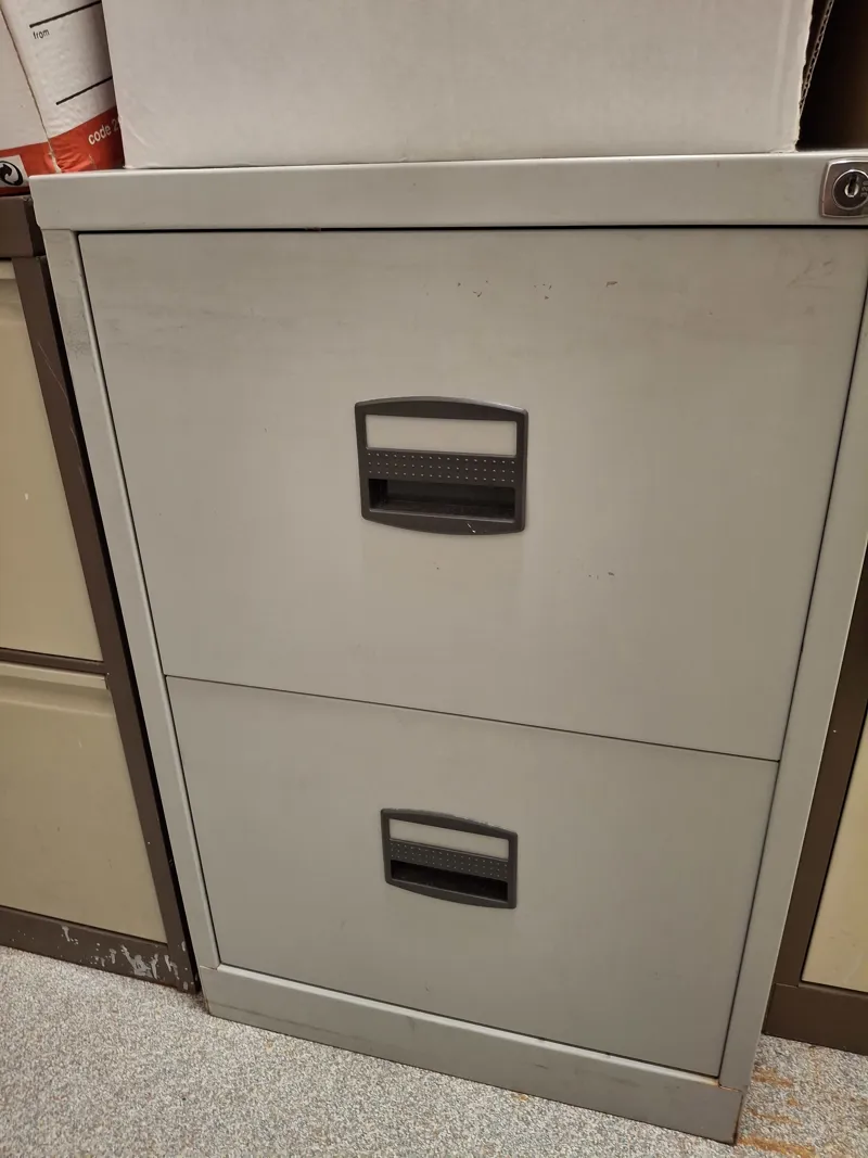 2 drawer filing cabinet (no key available)