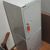3 Medium Lockers with Keys