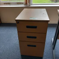 (4F) Pedestal with key