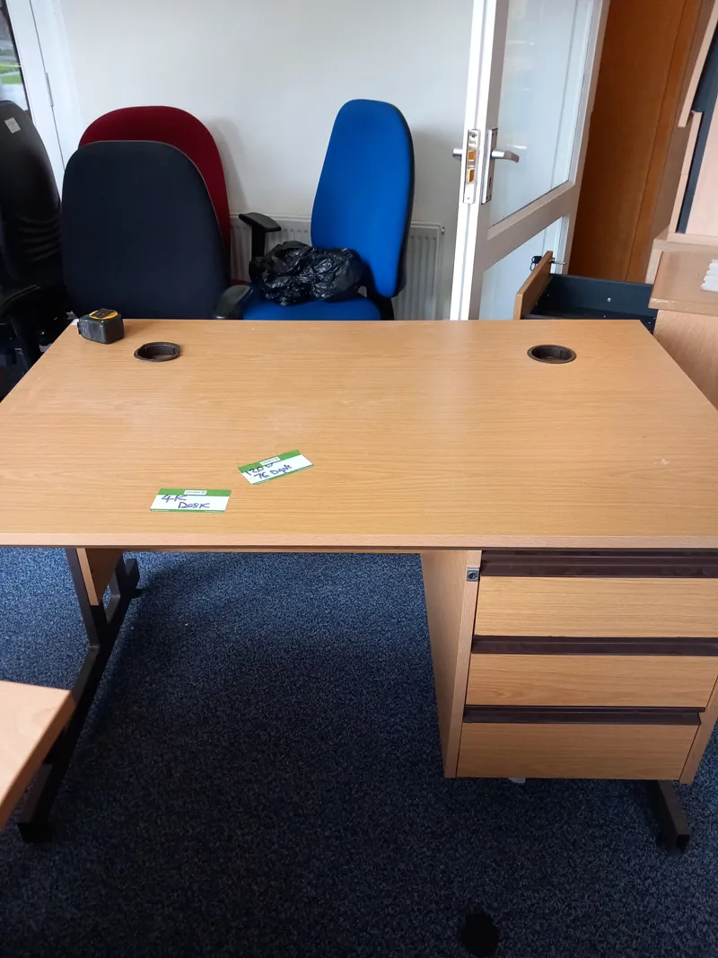 (4K)  desk 120 x 76