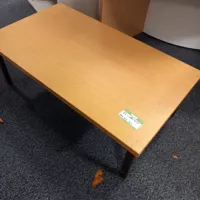 (3S) coffee table